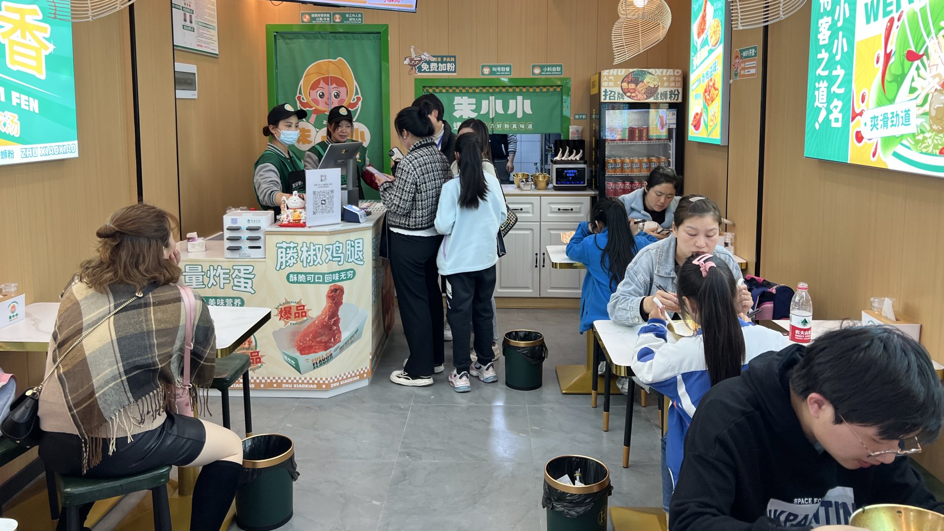 开螺蛳粉店利润如何？选择螺蛳粉加盟多久能回本呢？