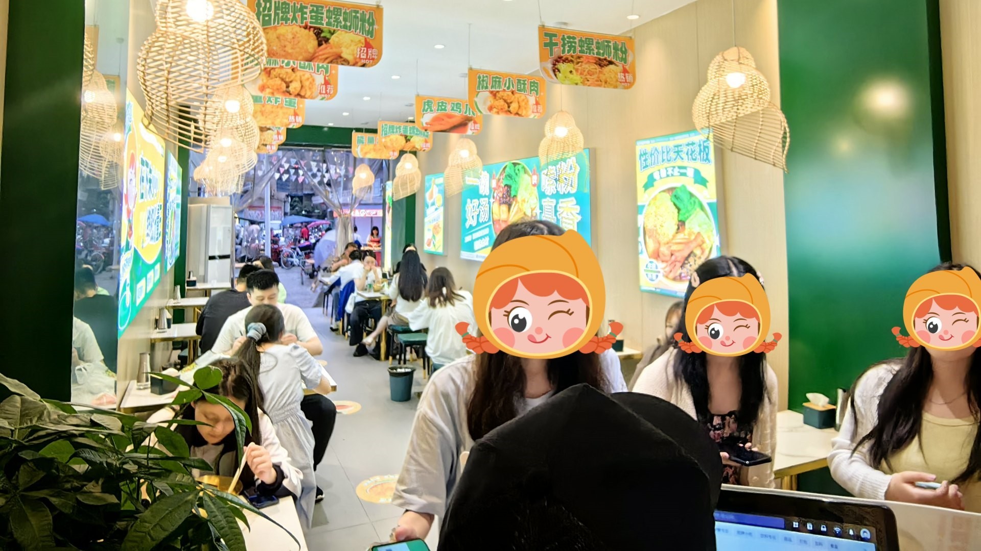 餐饮市场品类众多，选择开螺蛳粉加盟店能行吗？
